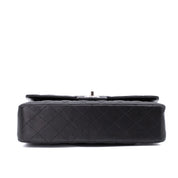 Chanel Classic Timeless Double Flap Bag in Medium Größe aus schwarzem Lammleder Material mit silberner Hardware