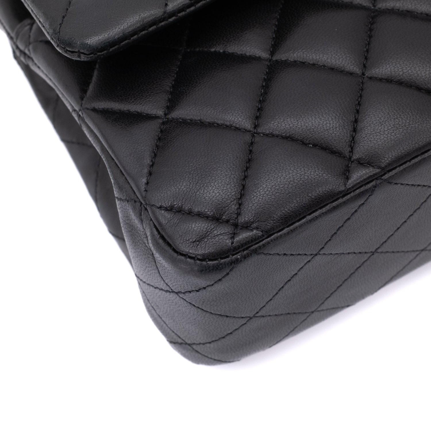 Chanel Classic Timeless Double Flap Bag in Medium Größe aus schwarzem Lammleder Material mit silberner Hardware