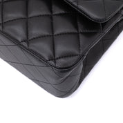 Chanel Classic Timeless Double Flap Bag in Medium Größe aus schwarzem Lammleder Material mit silberner Hardware