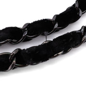 Chanel Classic Timeless Double Flap Bag in Medium Größe aus schwarzem Samt Material mit schwarzer Hardware aus der limitierten All Black Linie