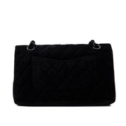 Chanel Classic Timeless Double Flap Bag in Medium Größe aus schwarzem Samt Material mit schwarzer Hardware aus der limitierten All Black Linie