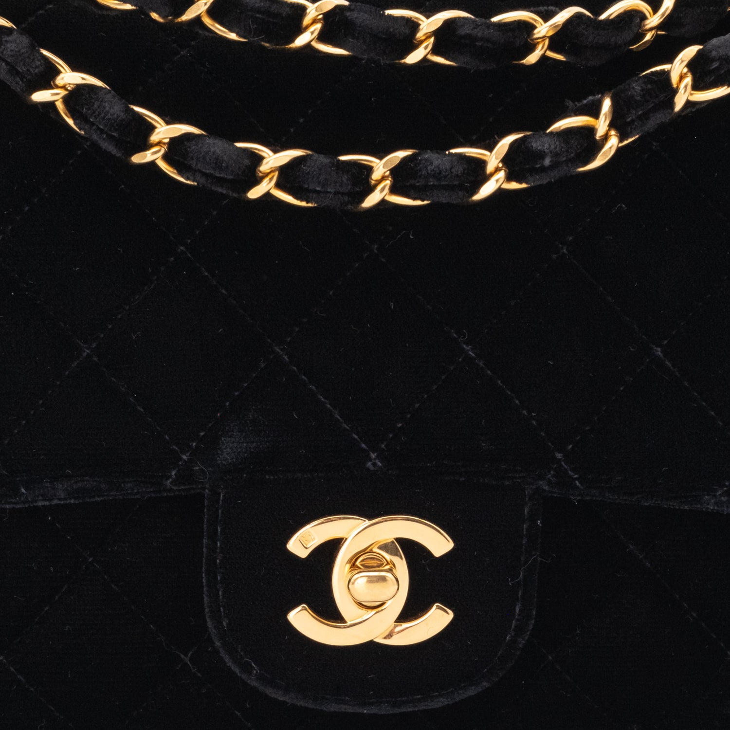 Chanel Classic Medium Double Flap Samt Schwarz 24k GHW