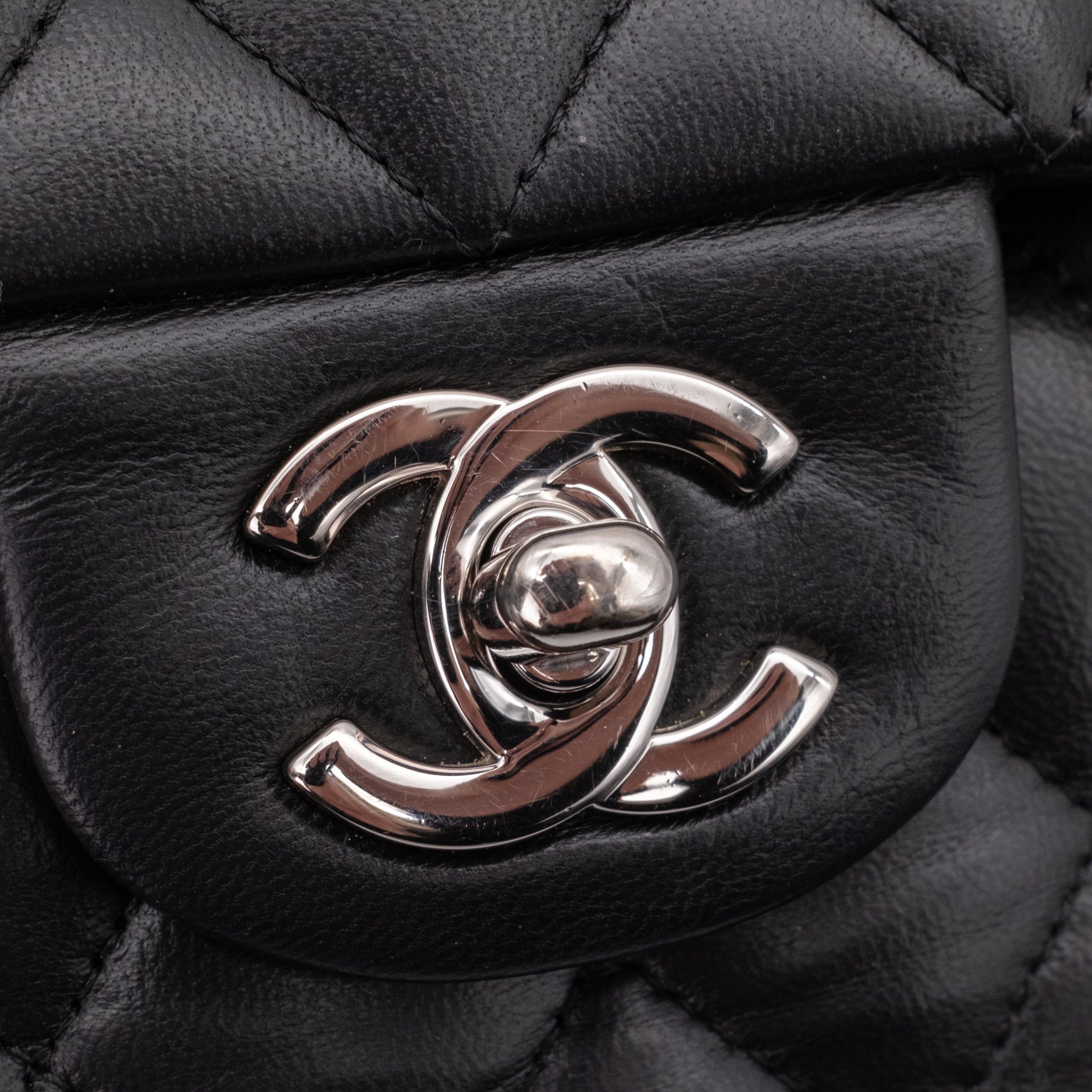 Chanel Classic Double Flap Medium Lammleder Schwarz PHW