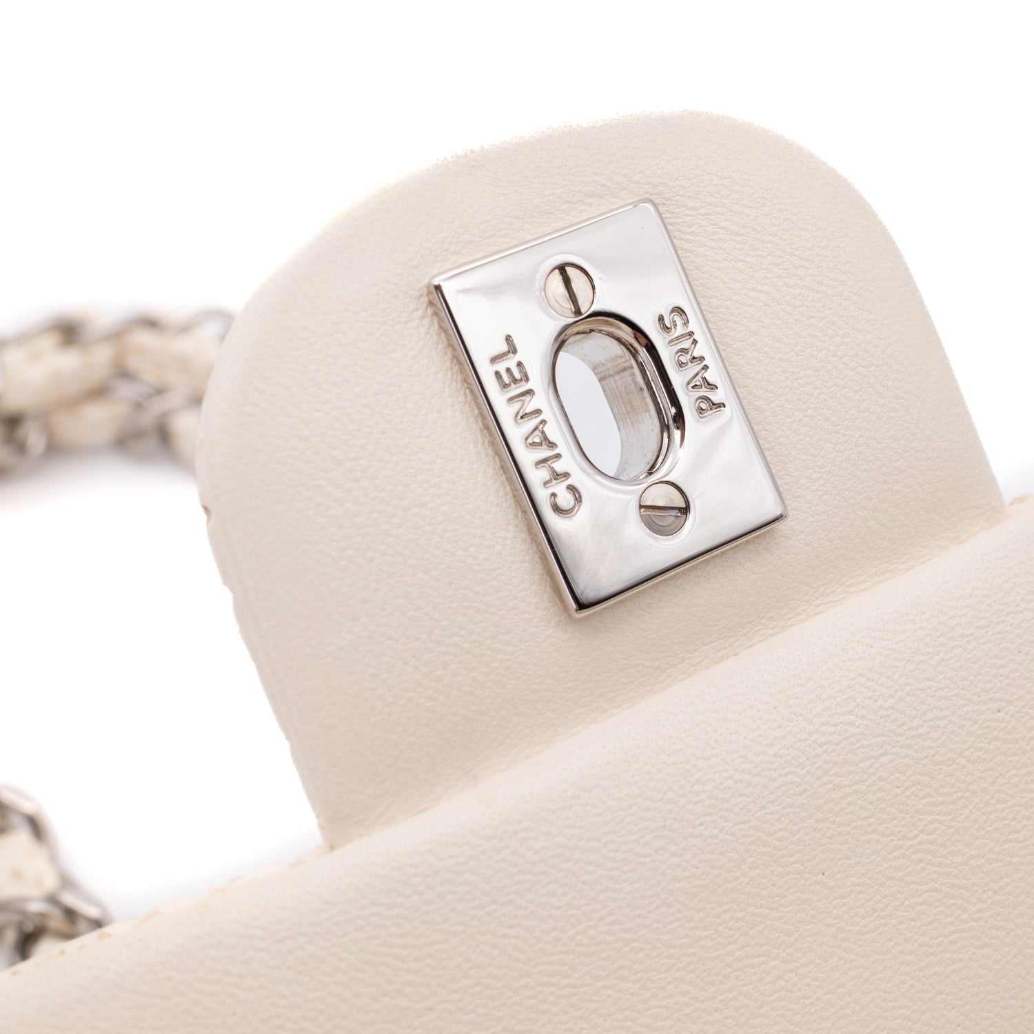 Weisse Chanel East West Single Flap Bag in Medium Größe aus perforiertem löchrigen Lammleder mit silberner Hardware