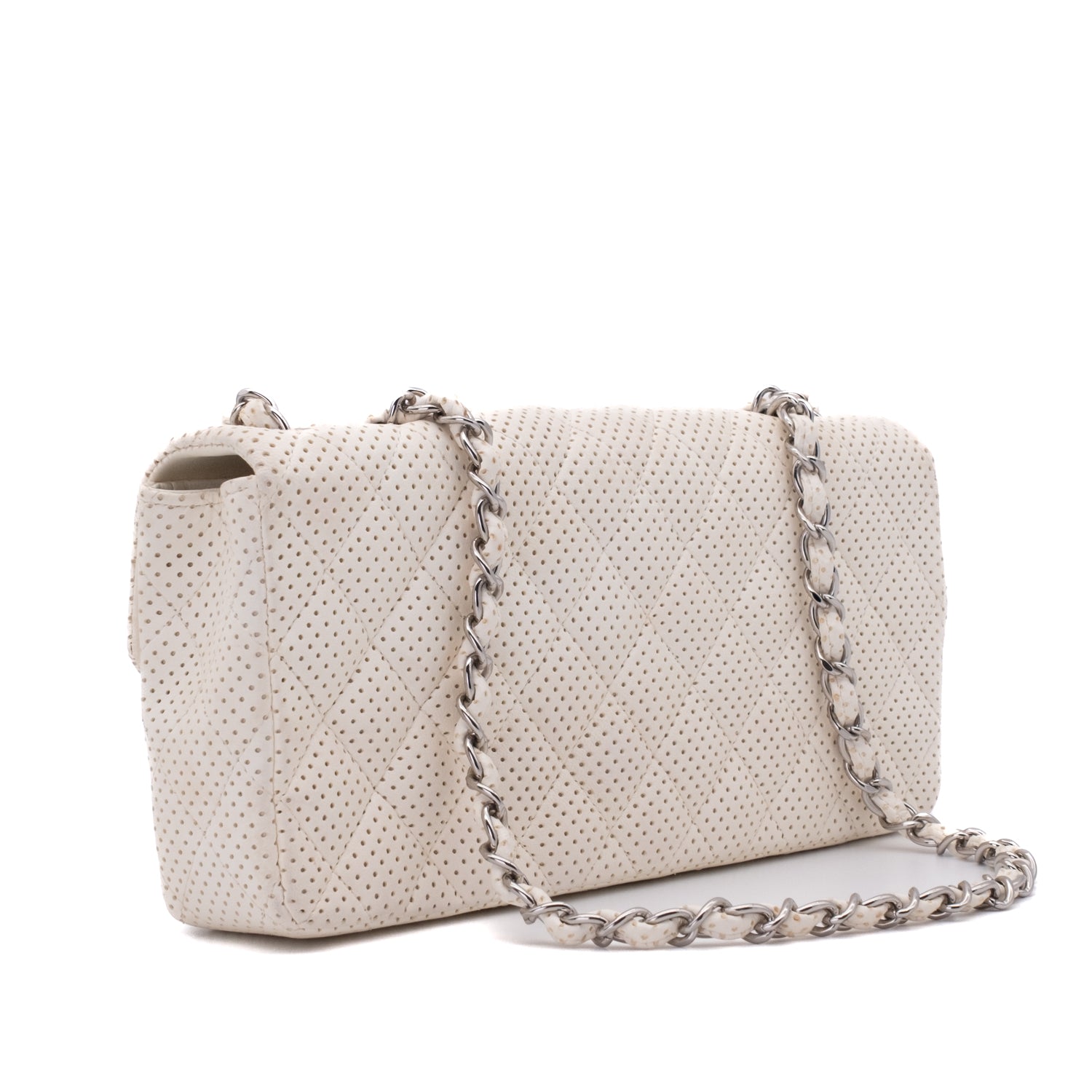 Weisse Chanel East West Single Flap Bag in Medium Größe aus perforiertem löchrigen Lammleder mit silberner Hardware