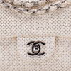 Weisse Chanel East West Single Flap Bag in Medium Größe aus perforiertem löchrigen Lammleder mit silberner Hardware CC Verschluss 