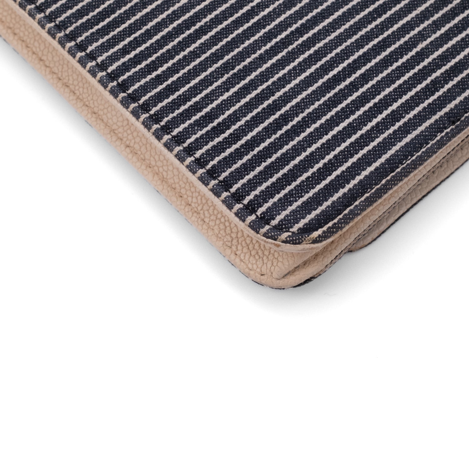 Gestreifte Chanel Wallet on Chain WOC Handtasche aus Blau Weiss Jeans Material mit Off-White Caviar Leder und silberner Hardware