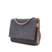 Gestreifte Chanel Wallet on Chain WOC Handtasche aus Blau Weiss Jeans Material mit Off-White Caviar Leder und silberner Hardware