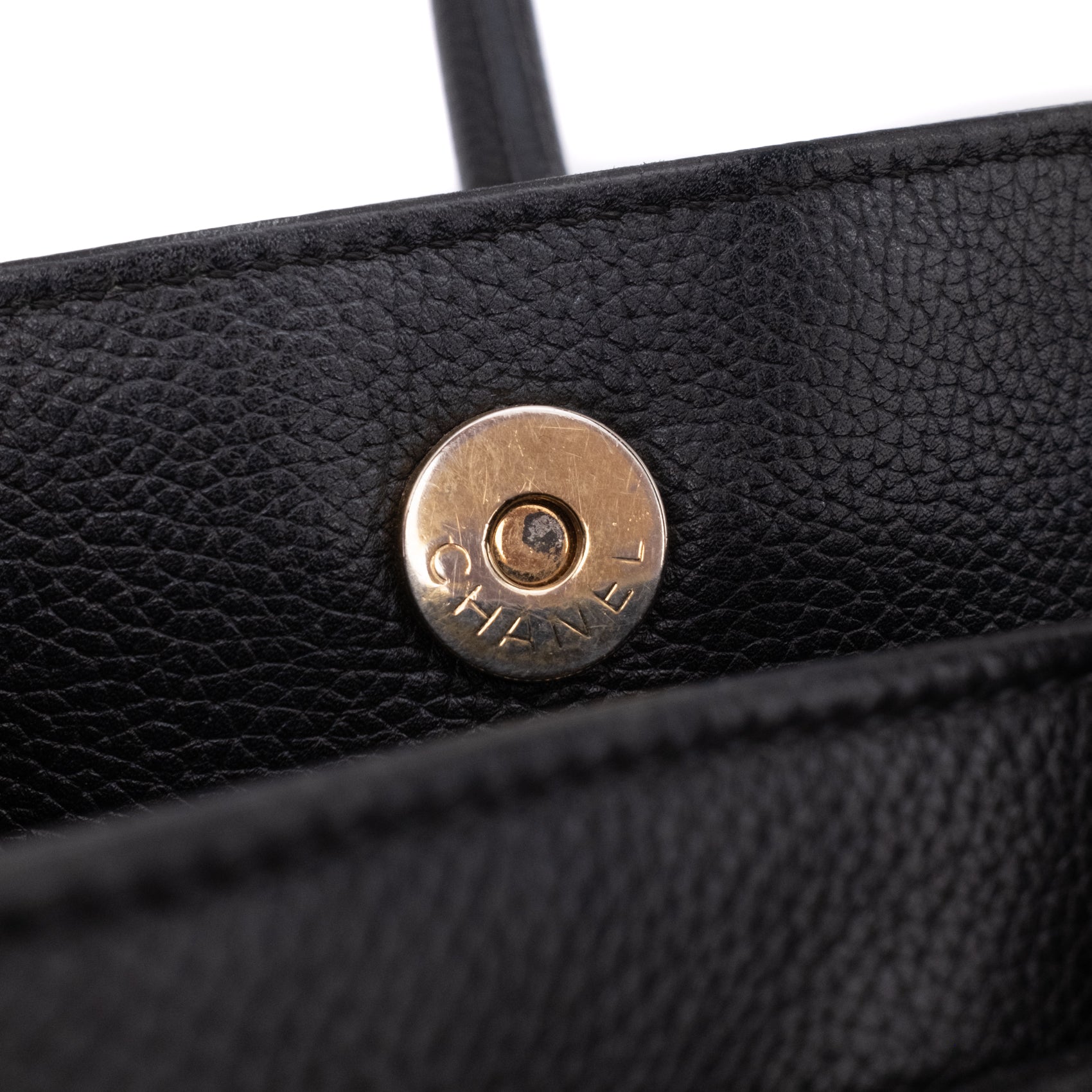 Chanel Executive Cerf Medium Kalbsleder Schwarz 24k GHW