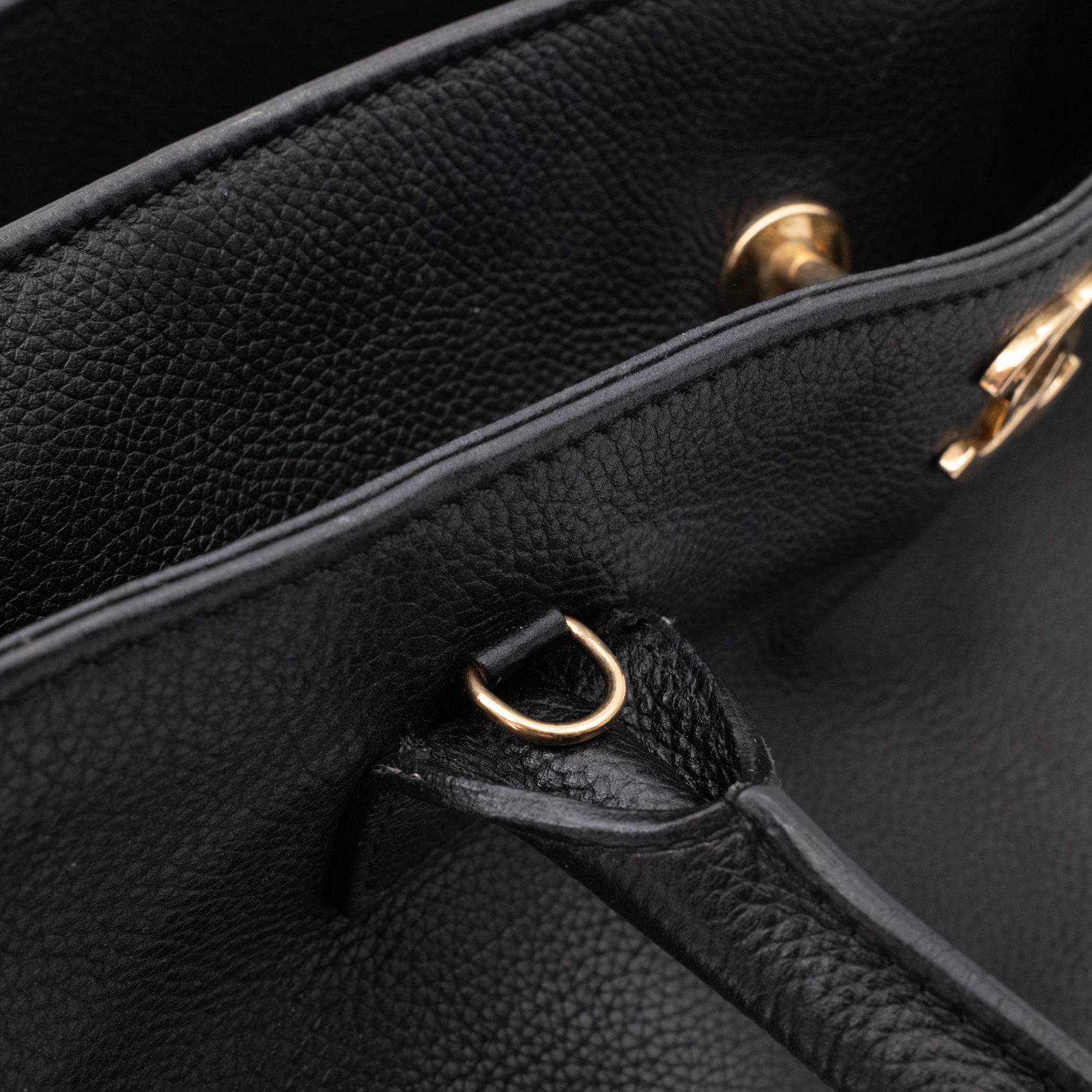 Chanel Executive Cerf Medium Kalbsleder Schwarz 24k GHW