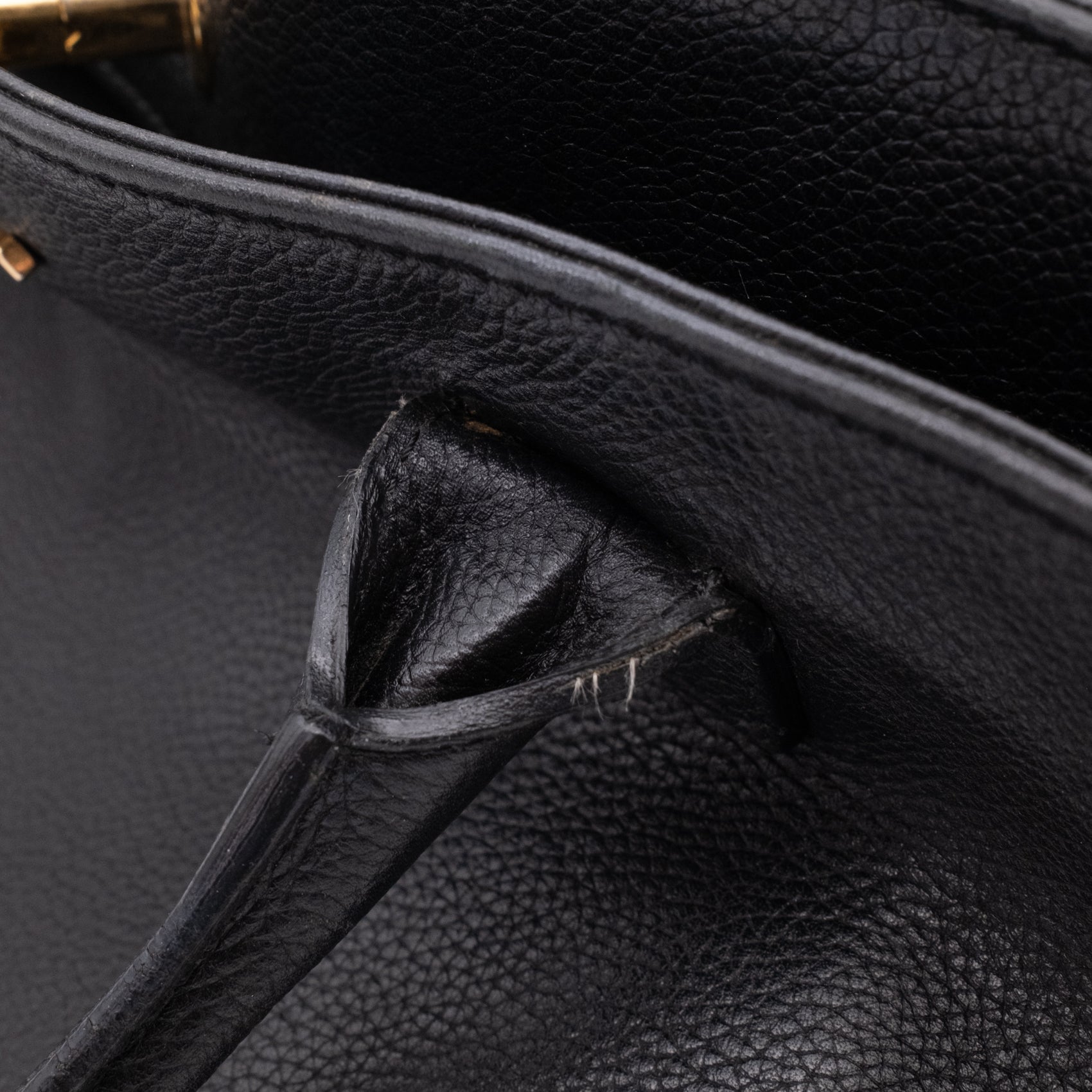 Chanel Executive Cerf Medium Kalbsleder Schwarz 24k GHW