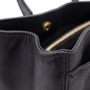Chanel Executive Cerf Medium Kalbsleder Schwarz 24k GHW