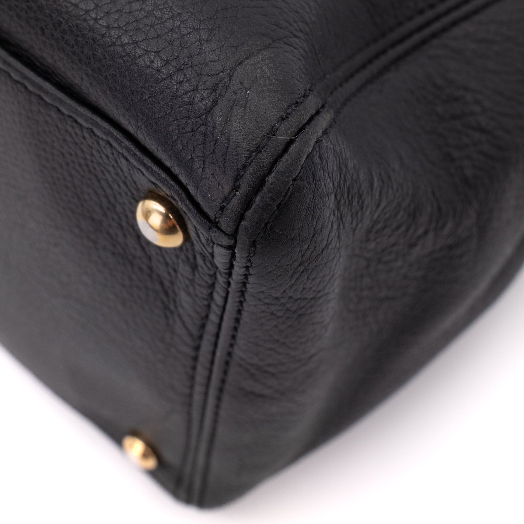 Chanel Executive Cerf Medium Kalbsleder Schwarz 24k GHW