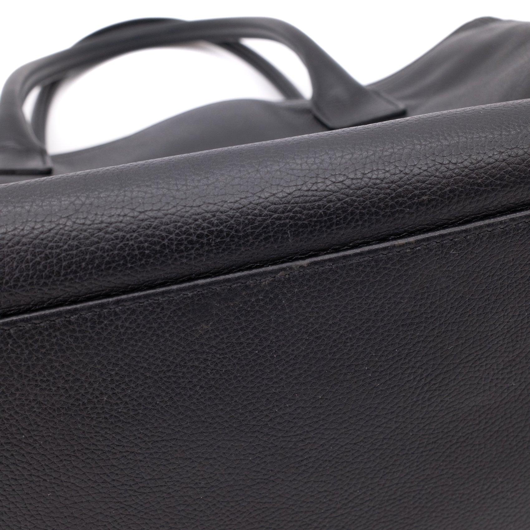 Chanel Executive Cerf Medium Kalbsleder Schwarz 24k GHW