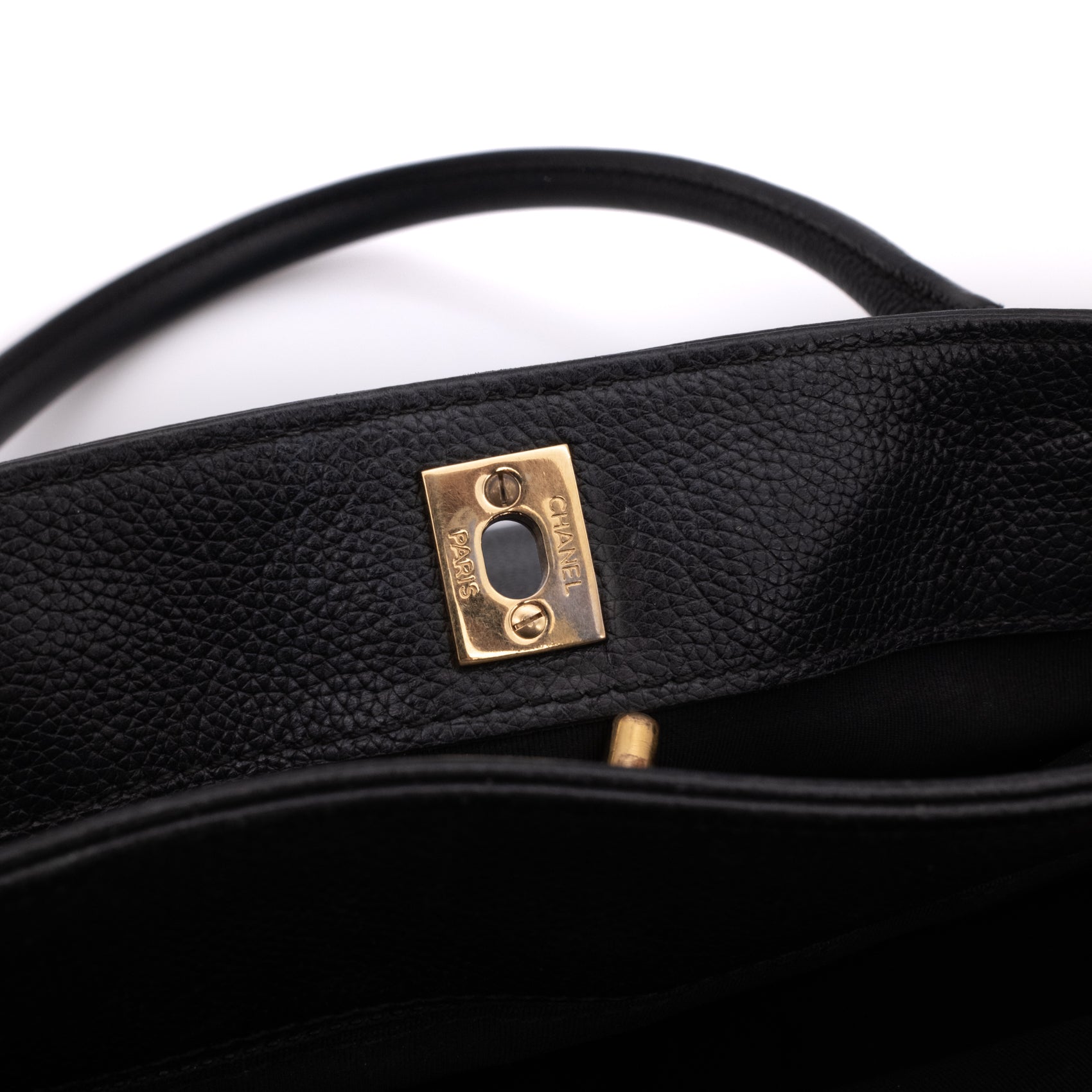 Chanel Executive Cerf Medium Kalbsleder Schwarz 24k GHW