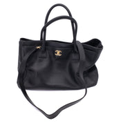 Chanel Executive Cerf Medium Kalbsleder Schwarz 24k GHW