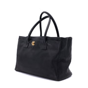 Chanel Executive Cerf Medium Kalbsleder Schwarz 24k GHW