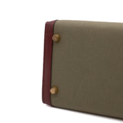 Hermès Kelly 28 Etoile aus weinrotem Rouge Ash Boxcalf Leder und Khakifarbenem Canvas Material im Sellier Stil und mit goldener Hardware