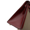 Hermès Kelly 28 Etoile aus weinrotem Rouge Ash Boxcalf Leder und Khakifarbenem Canvas Material im Sellier Stil und mit goldener Hardware
