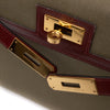Hermès Kelly 28 Etoile aus weinrotem Rouge Ash Boxcalf Leder und Khakifarbenem Canvas Material im Sellier Stil und mit goldener Hardware