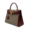 Hermès Kelly 28 Etoile aus weinrotem Rouge Ash Boxcalf Leder und Khakifarbenem Canvas Material im Sellier Stil und mit goldener Hardware