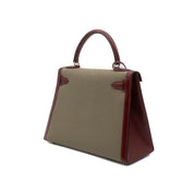 Hermès Kelly 28 Etoile aus weinrotem Rouge Ash Boxcalf Leder und Khakifarbenem Canvas Material im Sellier Stil und mit goldener Hardware