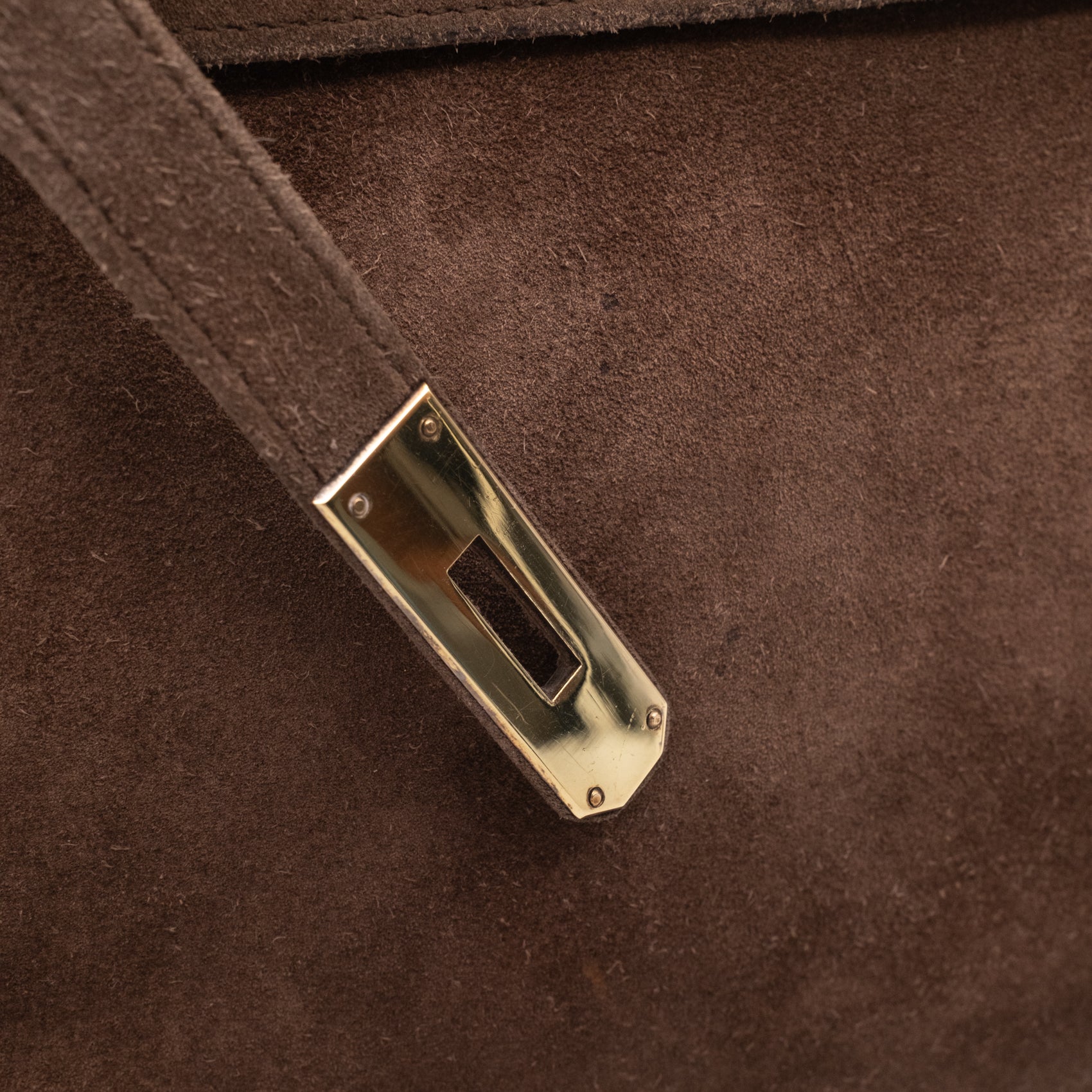 Hermès Kelly 28 Sellier Wildleder Veau Doblis Noisette Dunkelbraun GHW