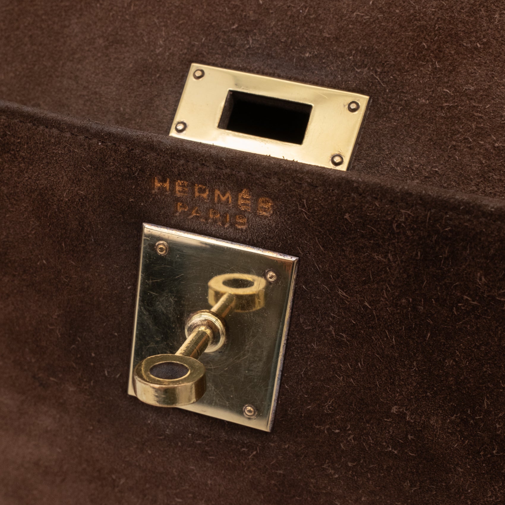 Hermès Kelly 28 Sellier Wildleder Veau Doblis Noisette Dunkelbraun GHW