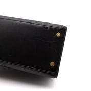Hermès Kelly 28 aus schwarzem Boxcalf Leder im Sellier Stil mit goldener Hardware