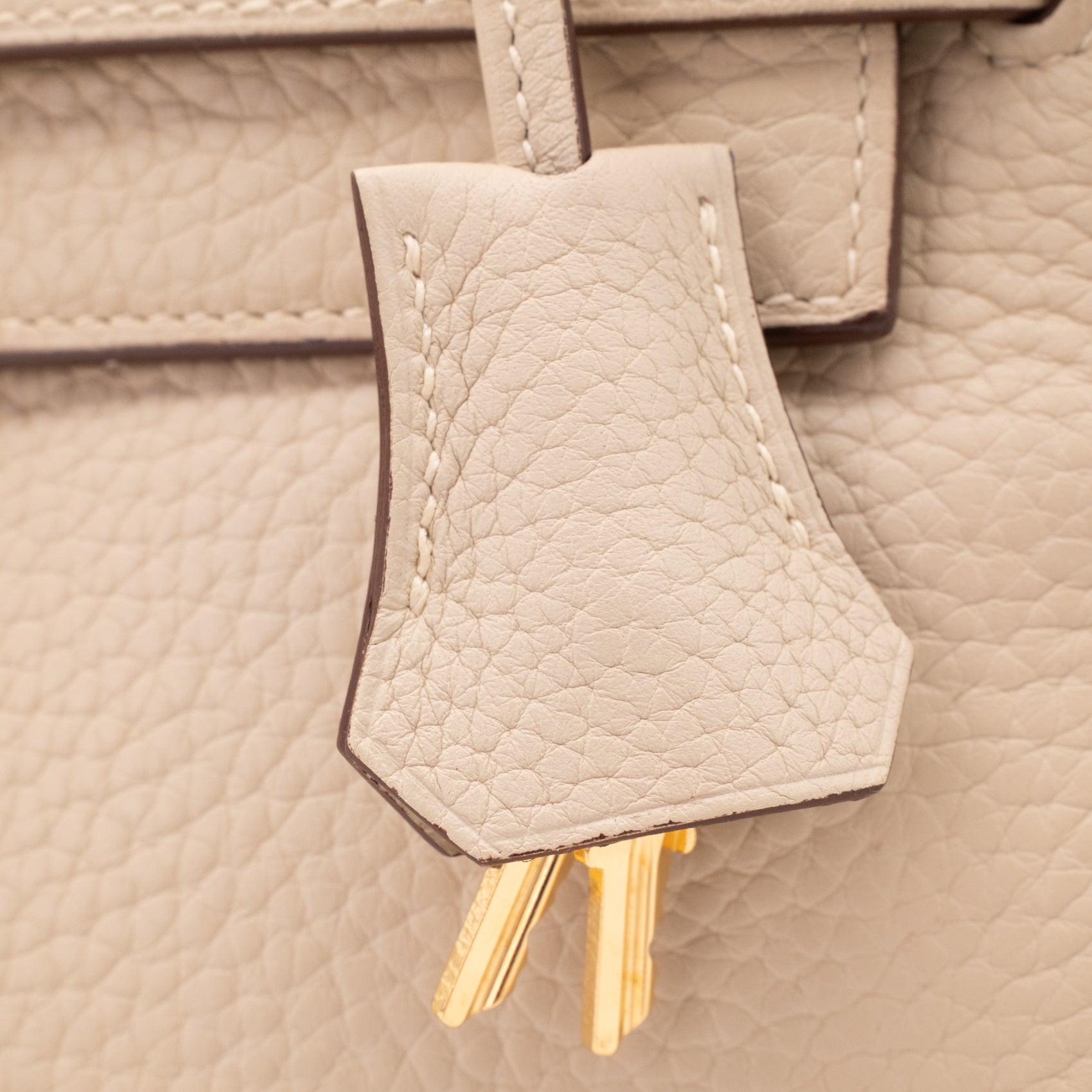 Hermès Kelly 28 Retourne Parchemin Taurillon Clemence GHW