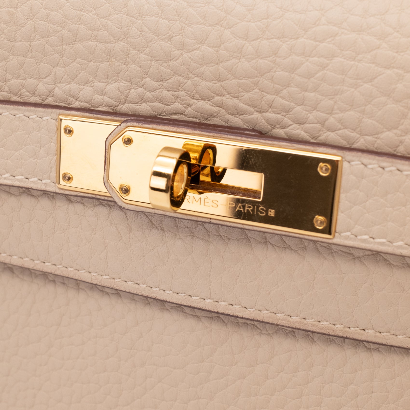 Hermès Kelly 28 Retourne Parchemin Taurillon Clemence GHW