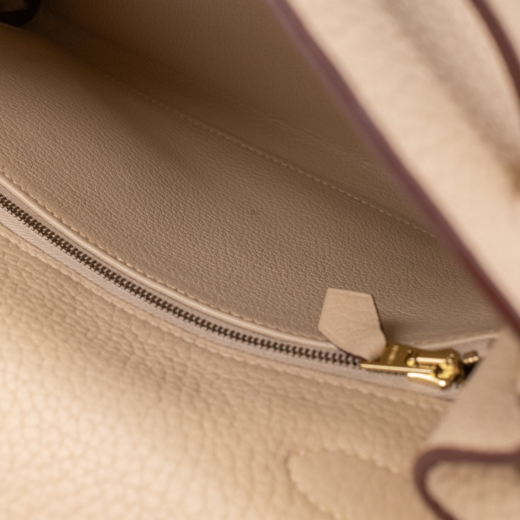 Hermès Kelly 28 Retourne Parchemin Taurillon Clemence GHW