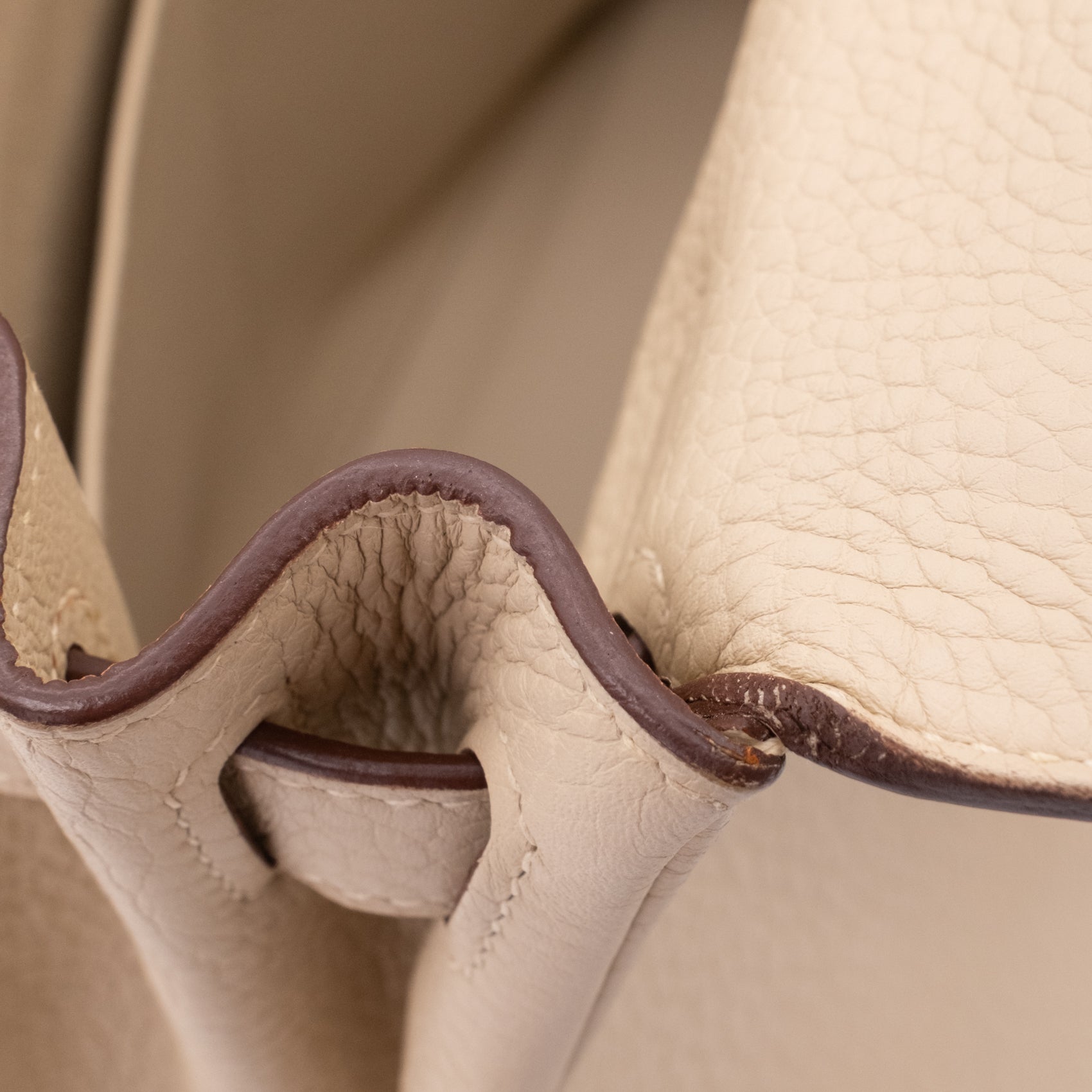 Hermès Kelly 28 Retourne Parchemin Taurillon Clemence GHW