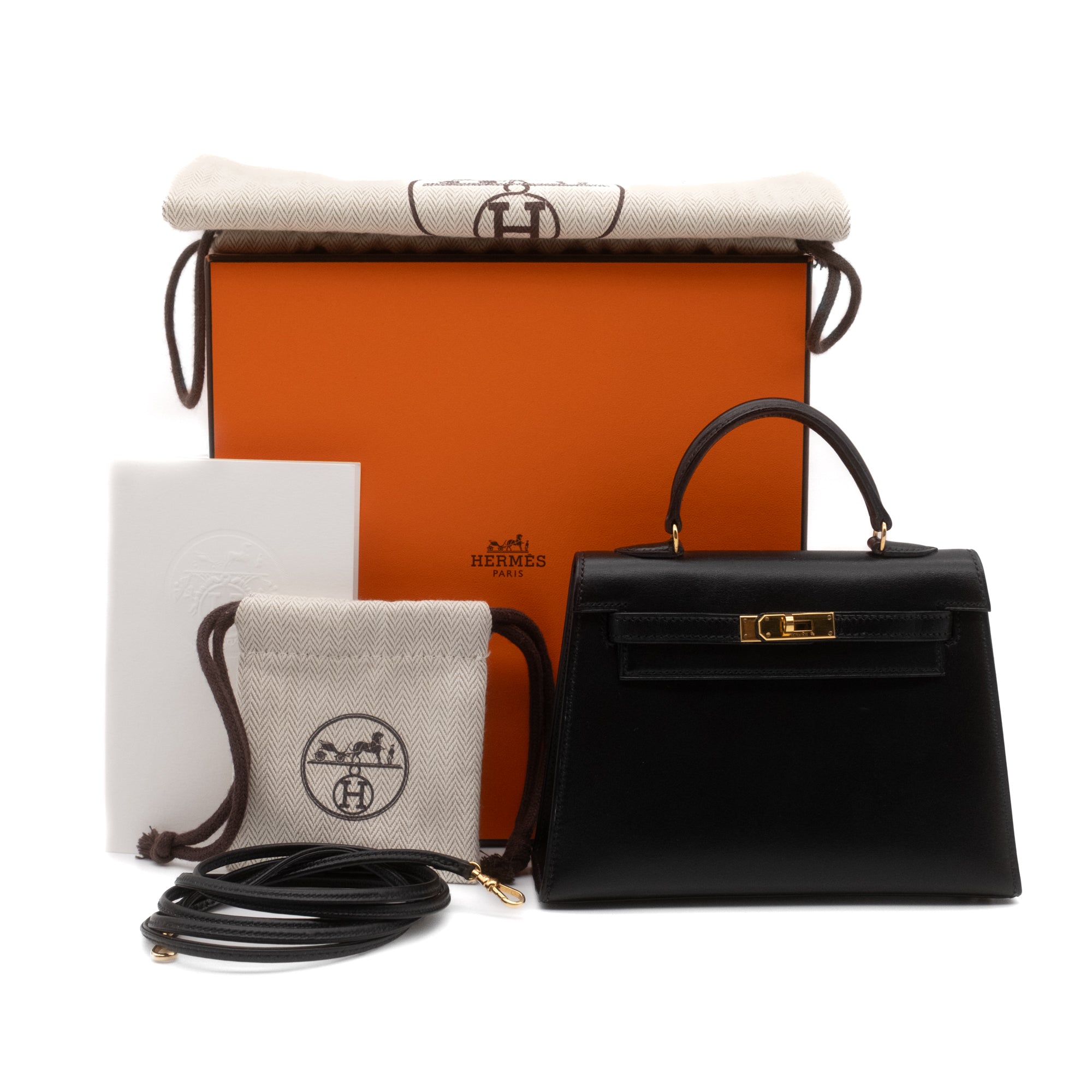 Vintage Hermès Micro Mini Kelly 15 in schwarzem Boxcalf Leder mit goldfarbener Hardware im Sellier Stil Vorderansicht Lieferumfang 